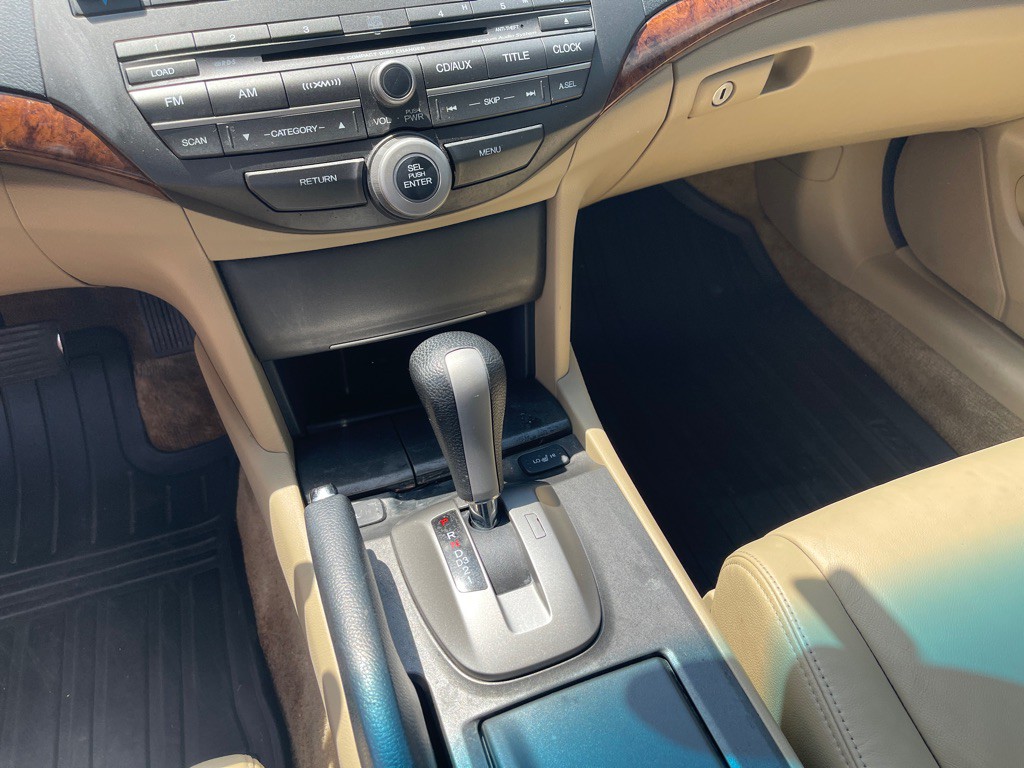 2011 Honda Accord Image 20