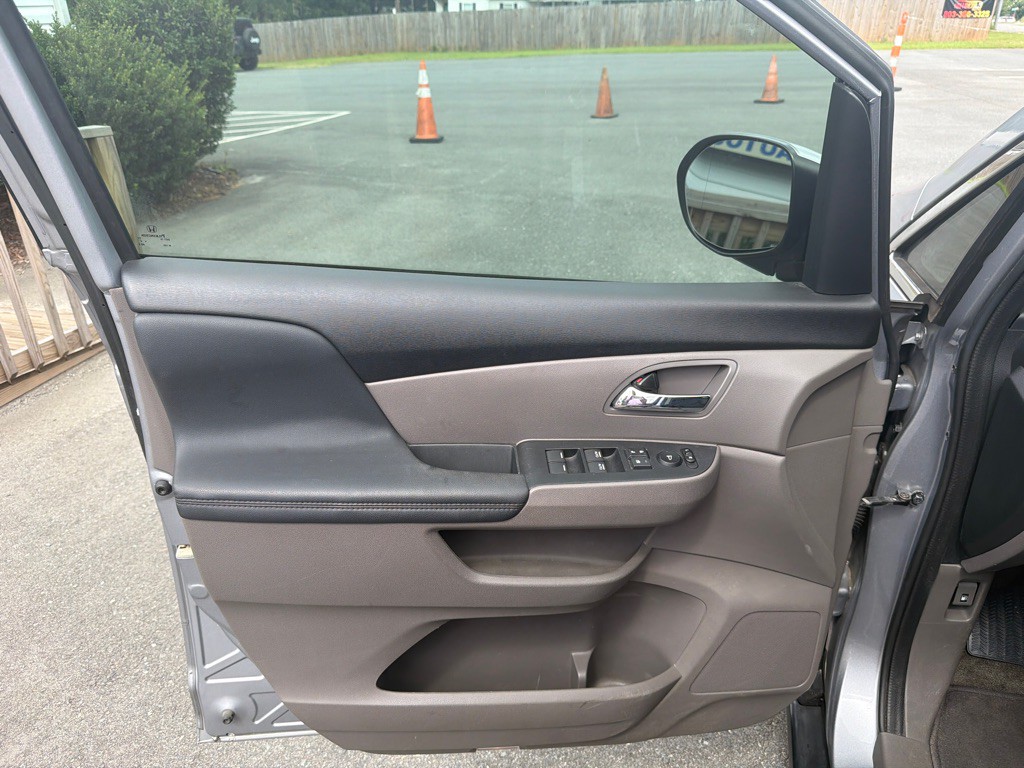 2016 Honda Odyssey Image 10