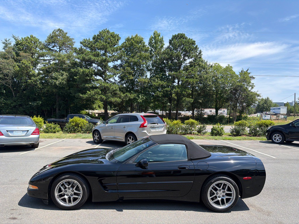1999 Chevrolet Corvette Image 3
