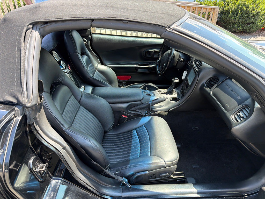 1999 Chevrolet Corvette Image 11