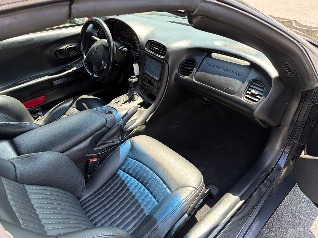 1999 Chevrolet Corvette Image 12