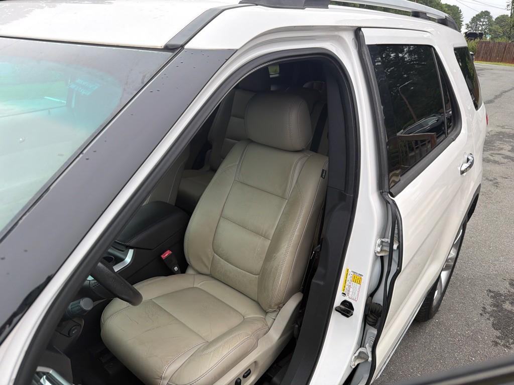 2014 Ford Explorer Image 9