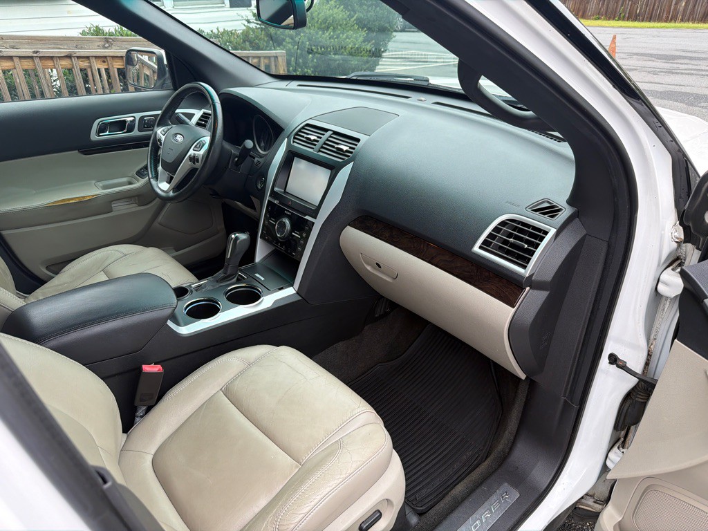 2014 Ford Explorer Image 15