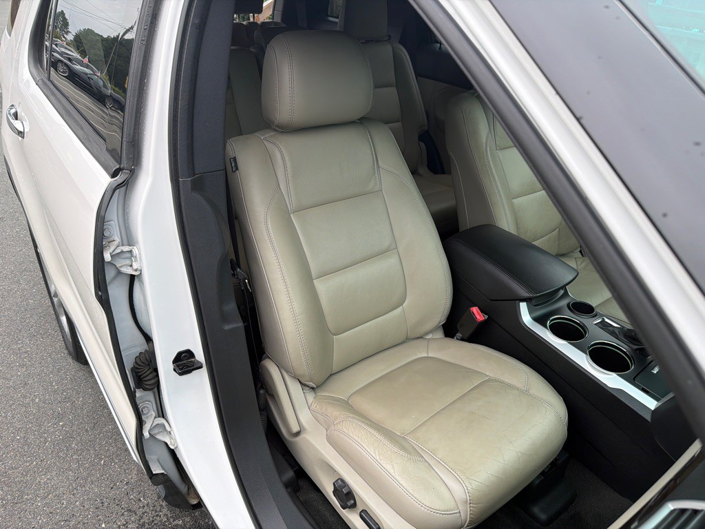 2014 Ford Explorer Image 16