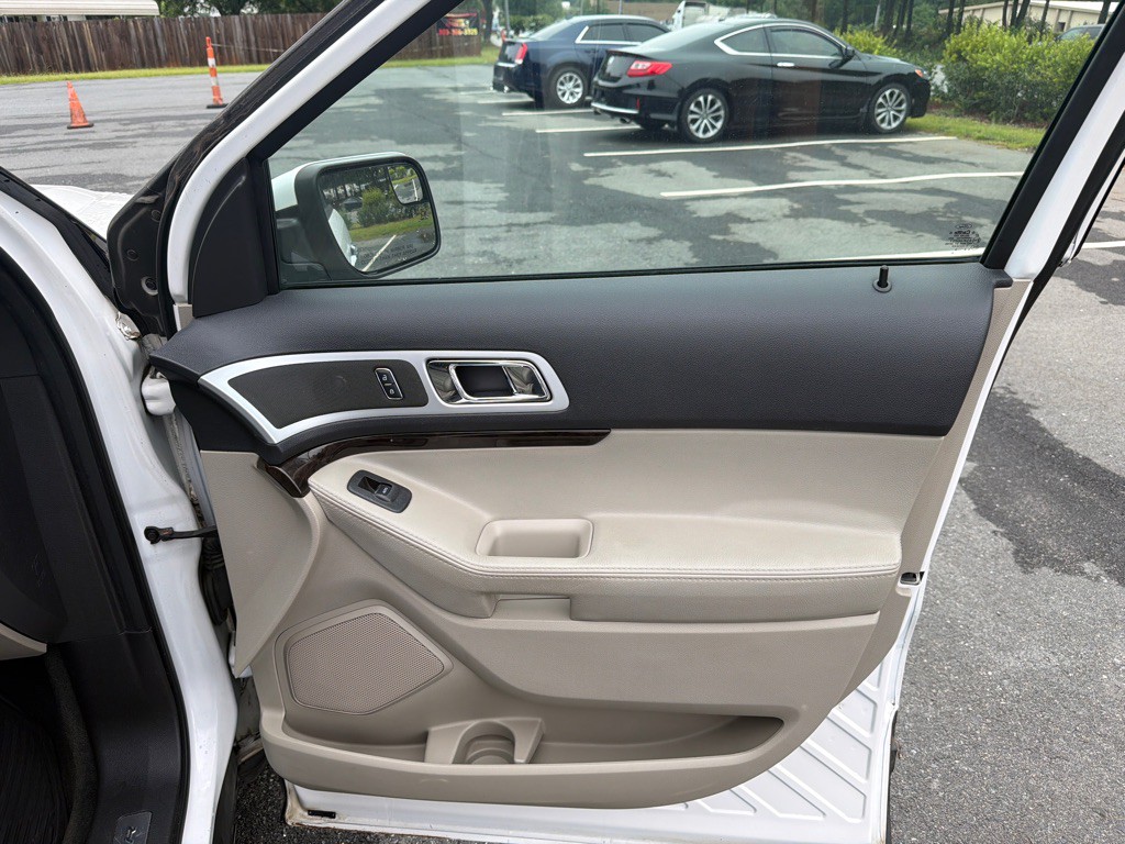 2014 Ford Explorer Image 17