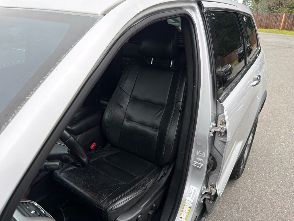 2012 Jeep Grand Cherokee Image 9
