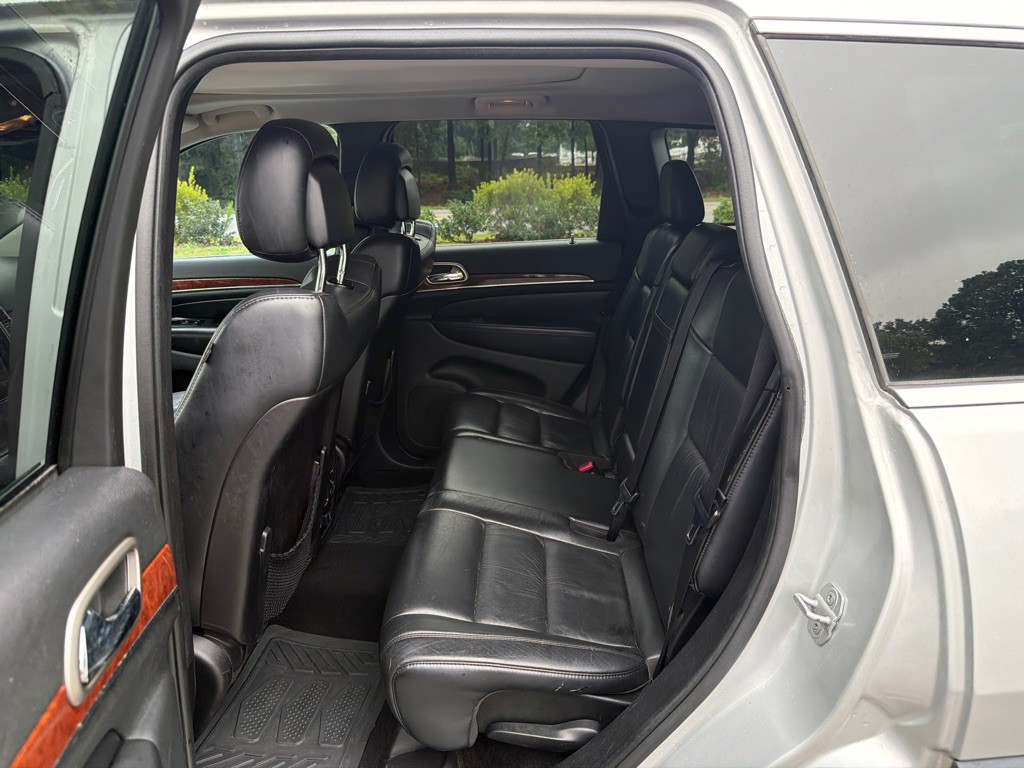2012 Jeep Grand Cherokee Image 11