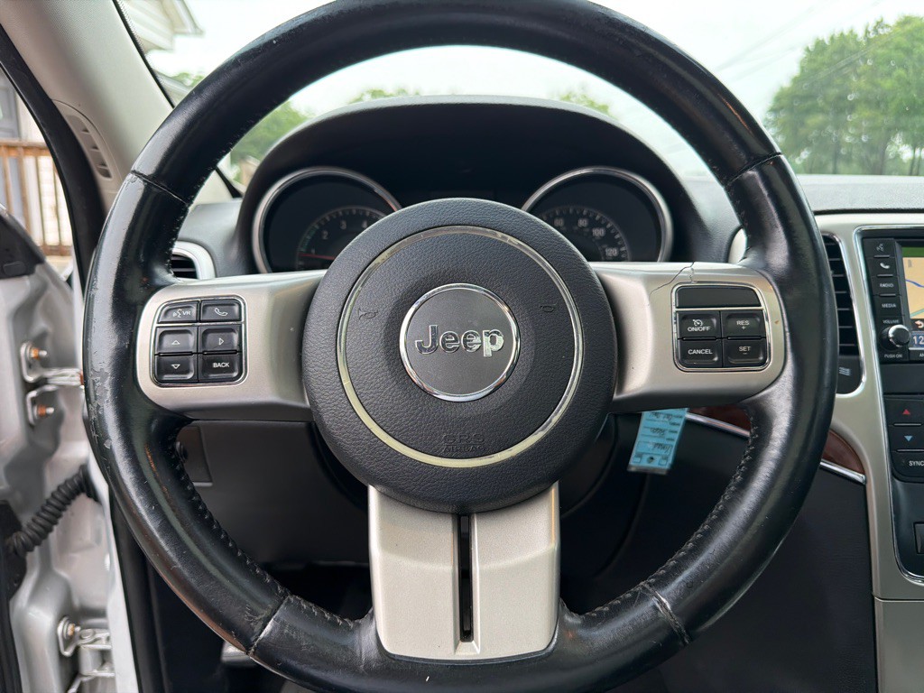 2012 Jeep Grand Cherokee Image 21