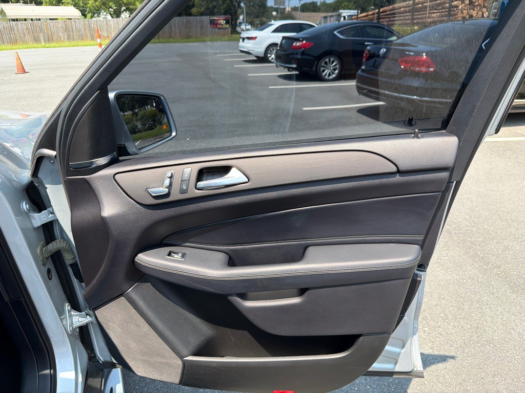 2016 Mercedes-Benz GLE-Class Image 16