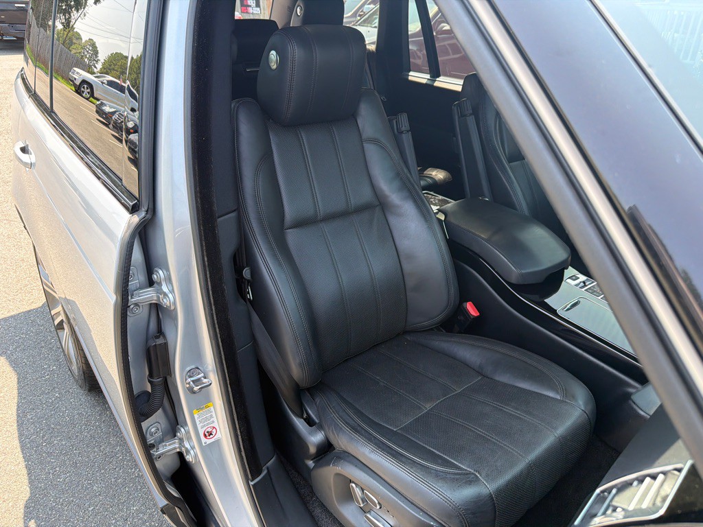 2014 Land Rover Range Rover Image 15