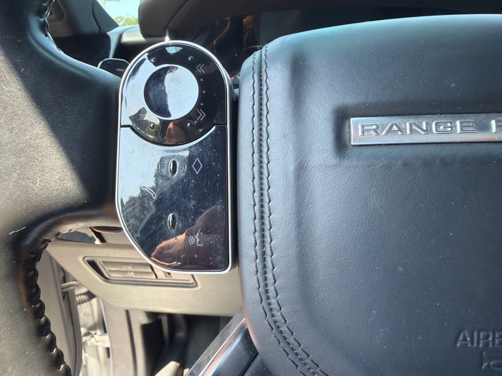 2014 Land Rover Range Rover Image 24