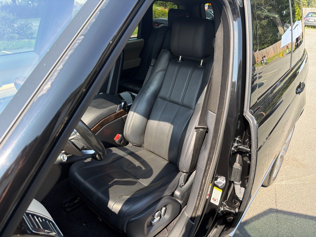 2017 Land Rover Range Rover Image 9