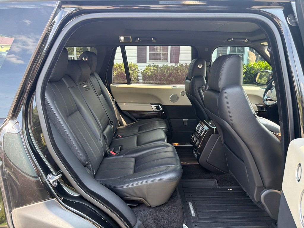 2017 Land Rover Range Rover Image 12