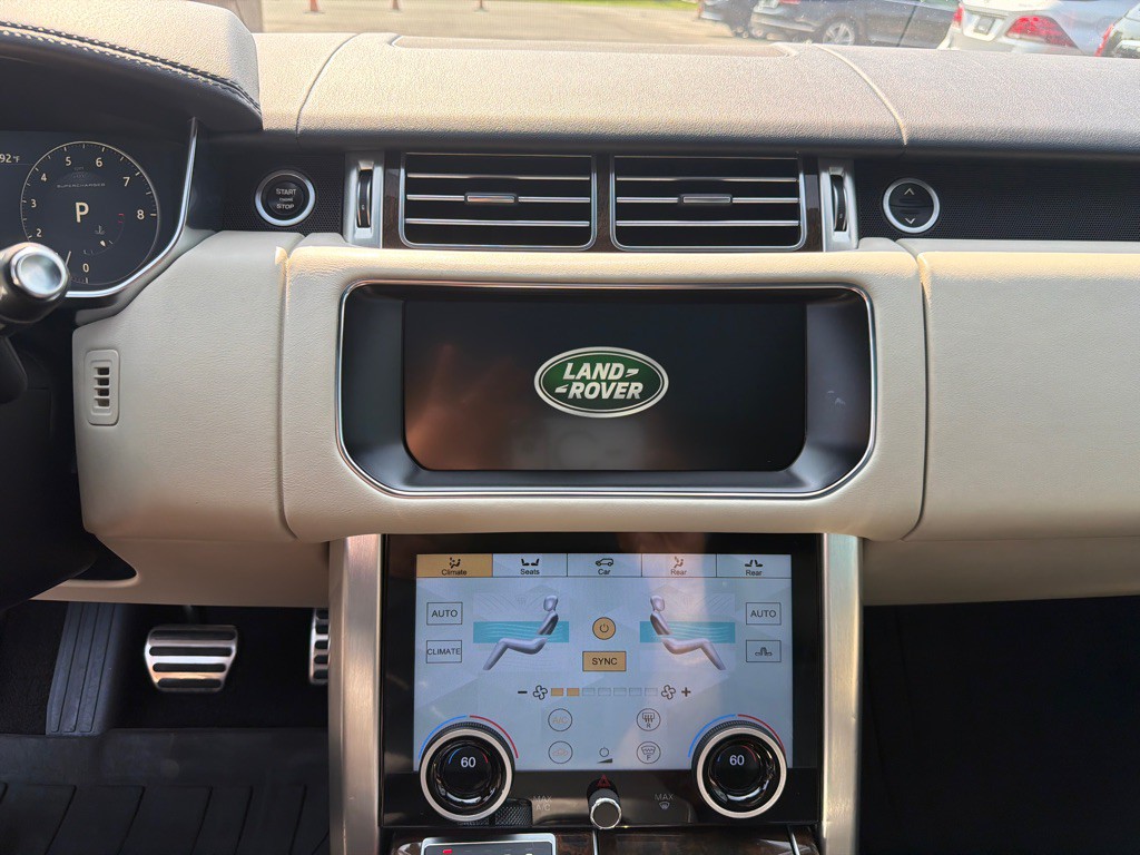 2017 Land Rover Range Rover Image 19