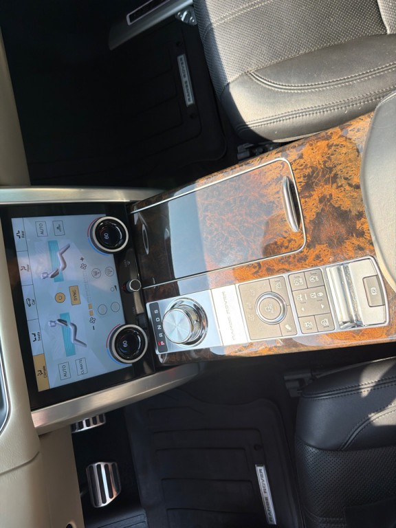 2017 Land Rover Range Rover Image 22