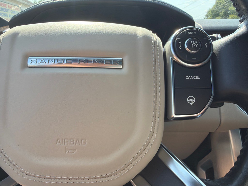 2017 Land Rover Range Rover Image 25