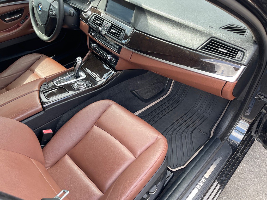 2013 BMW 5 Series Image 14