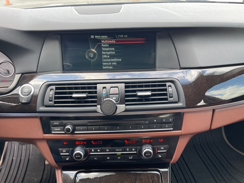 2013 BMW 5 Series Image 19