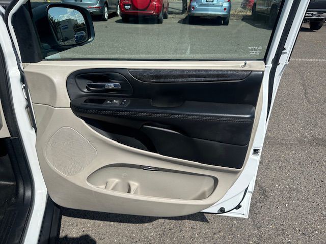 2014 RAM Tradesman Image 17