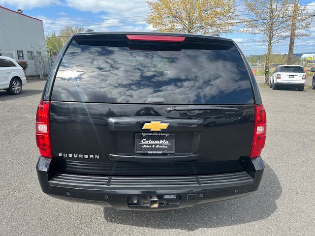 2014 Chevrolet Suburban Image 4