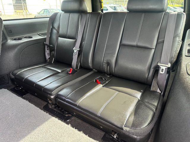 2014 Chevrolet Suburban Image 12