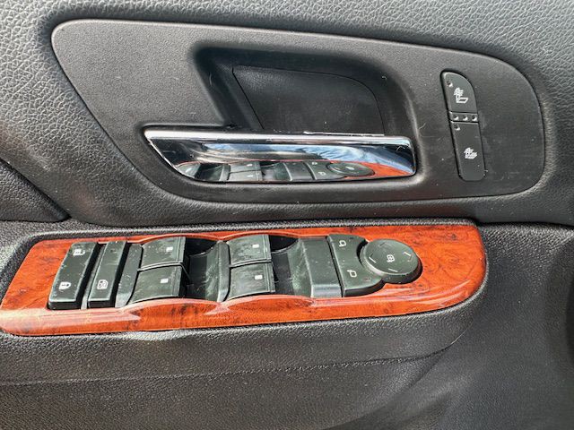 2014 Chevrolet Suburban Image 23