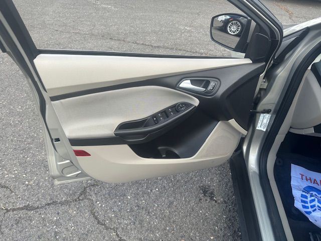 2015 Ford Focus Image 10