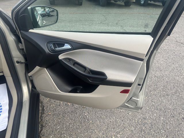 2015 Ford Focus Image 13