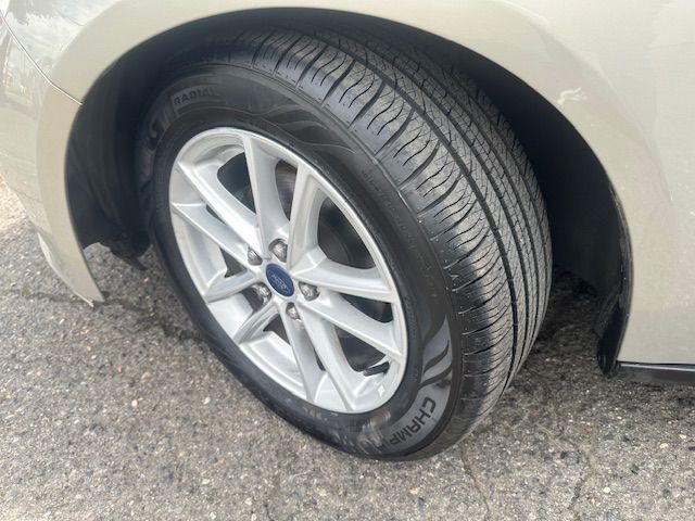 2015 Ford Focus Image 23