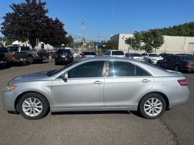 2011 Toyota Camry Image 2