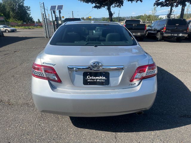 2011 Toyota Camry Image 4