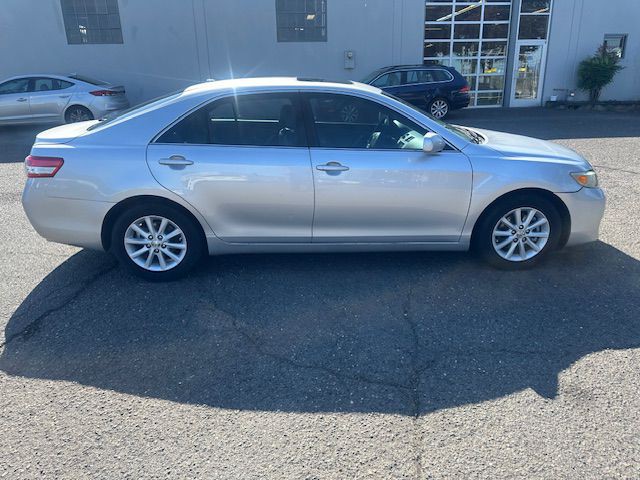 2011 Toyota Camry Image 6