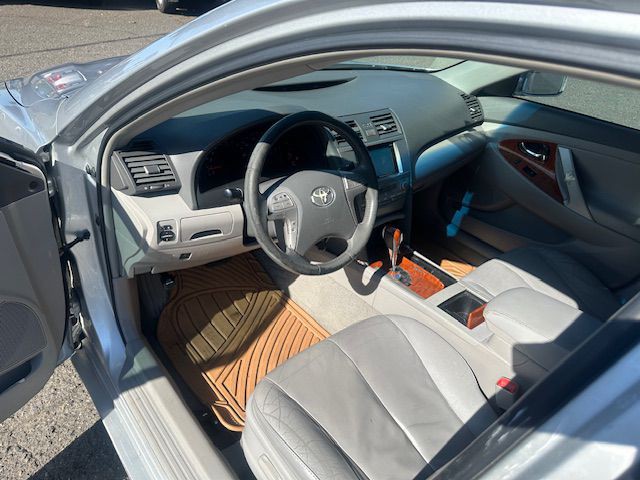 2011 Toyota Camry Image 10