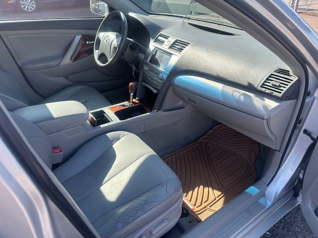 2011 Toyota Camry Image 13