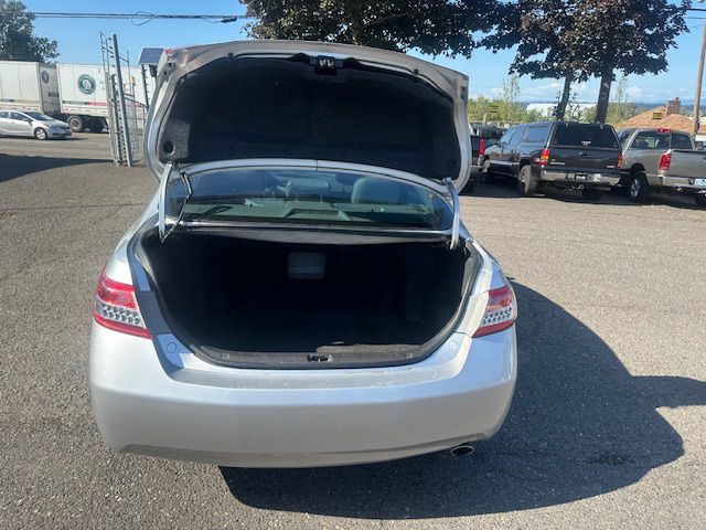 2011 Toyota Camry Image 21