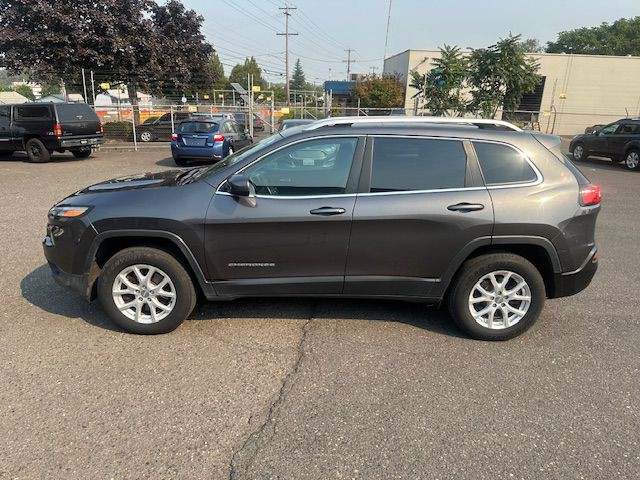 2017 Jeep Cherokee Image 2