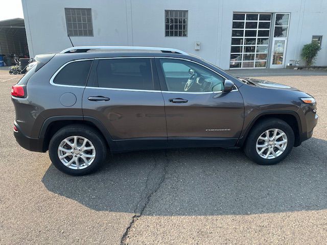 2017 Jeep Cherokee Image 6