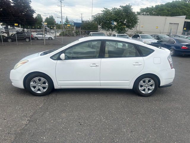 2005 Toyota Prius Image 2