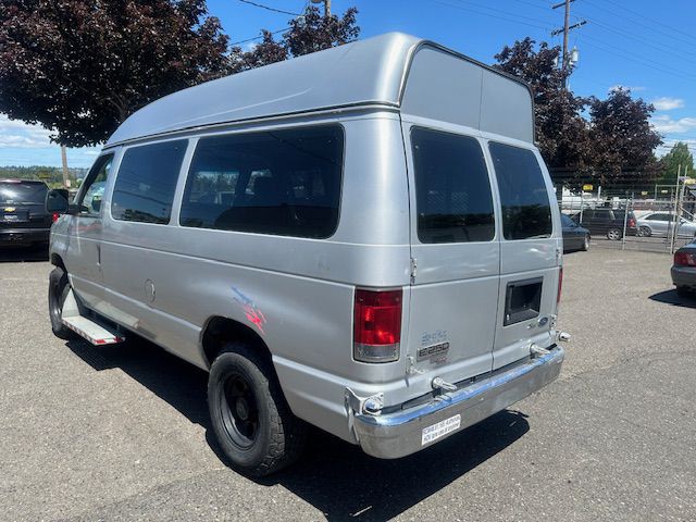 2012 Ford Econoline Image 3