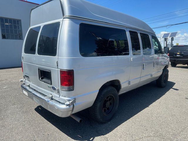 2012 Ford Econoline Image 5