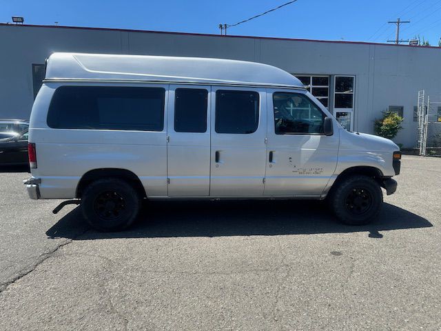 2012 Ford Econoline Image 6