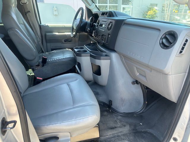 2012 Ford Econoline Image 11
