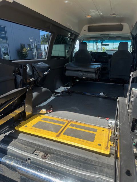 2012 Ford Econoline Image 16