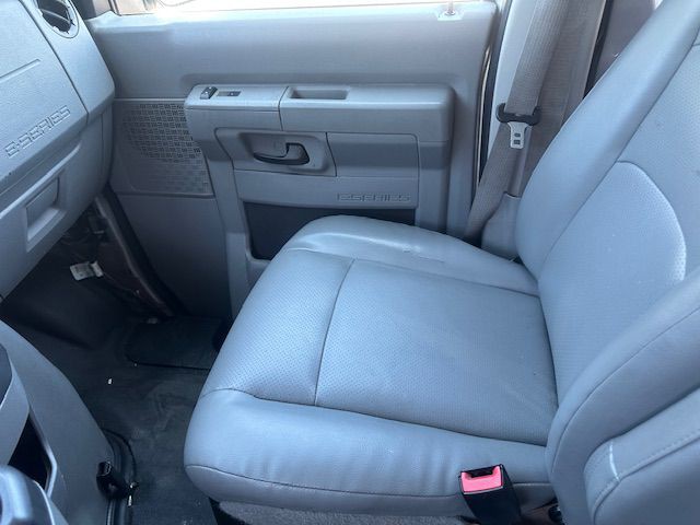 2012 Ford Econoline Image 22