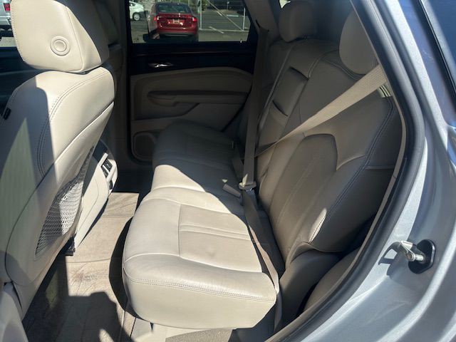 2011 Cadillac SRX Image 10