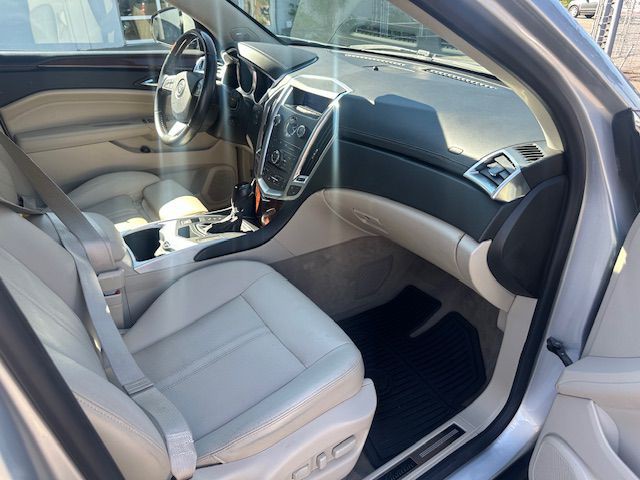 2011 Cadillac SRX Image 11