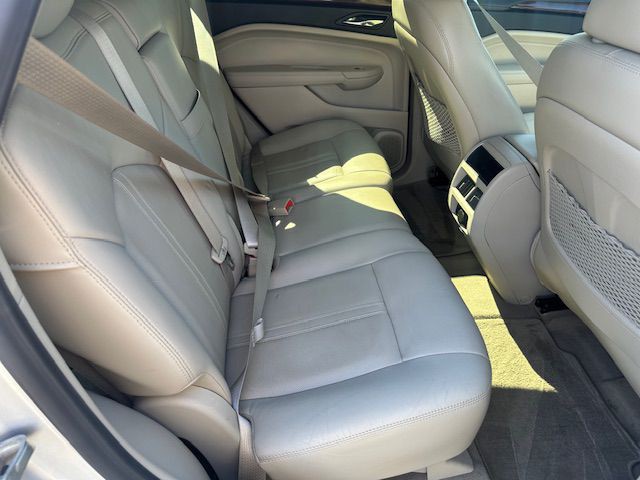 2011 Cadillac SRX Image 13