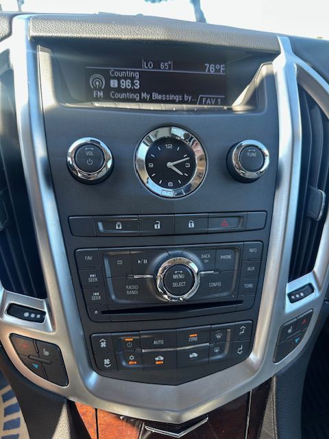 2011 Cadillac SRX Image 17