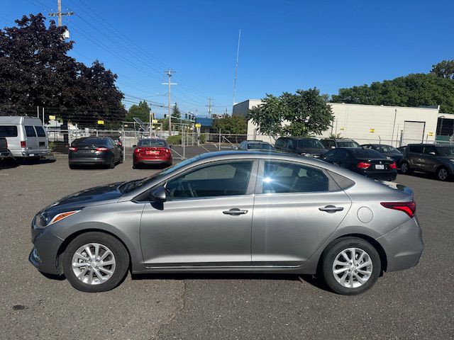 2022 Hyundai Accent Image 3