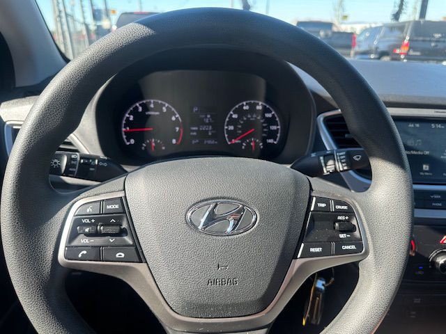 2022 Hyundai Accent Image 15